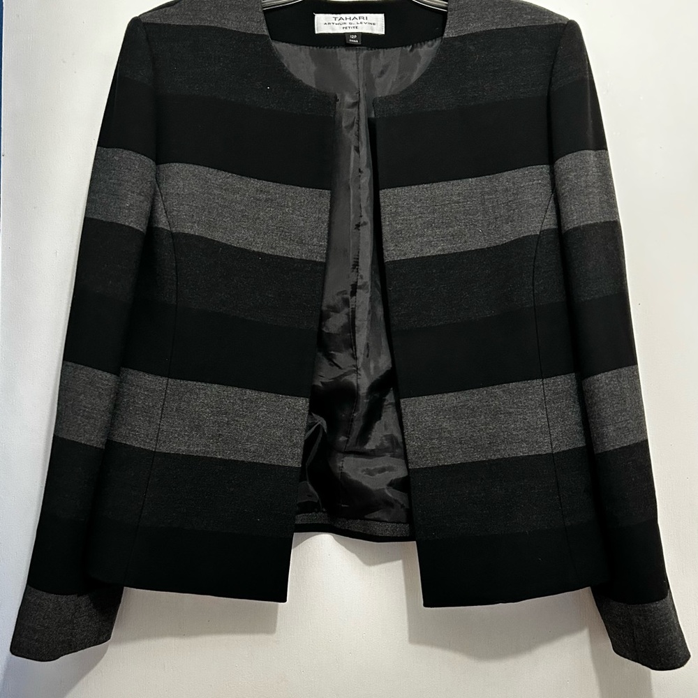 Tahari Arthur S. Levine striped collarless blazer